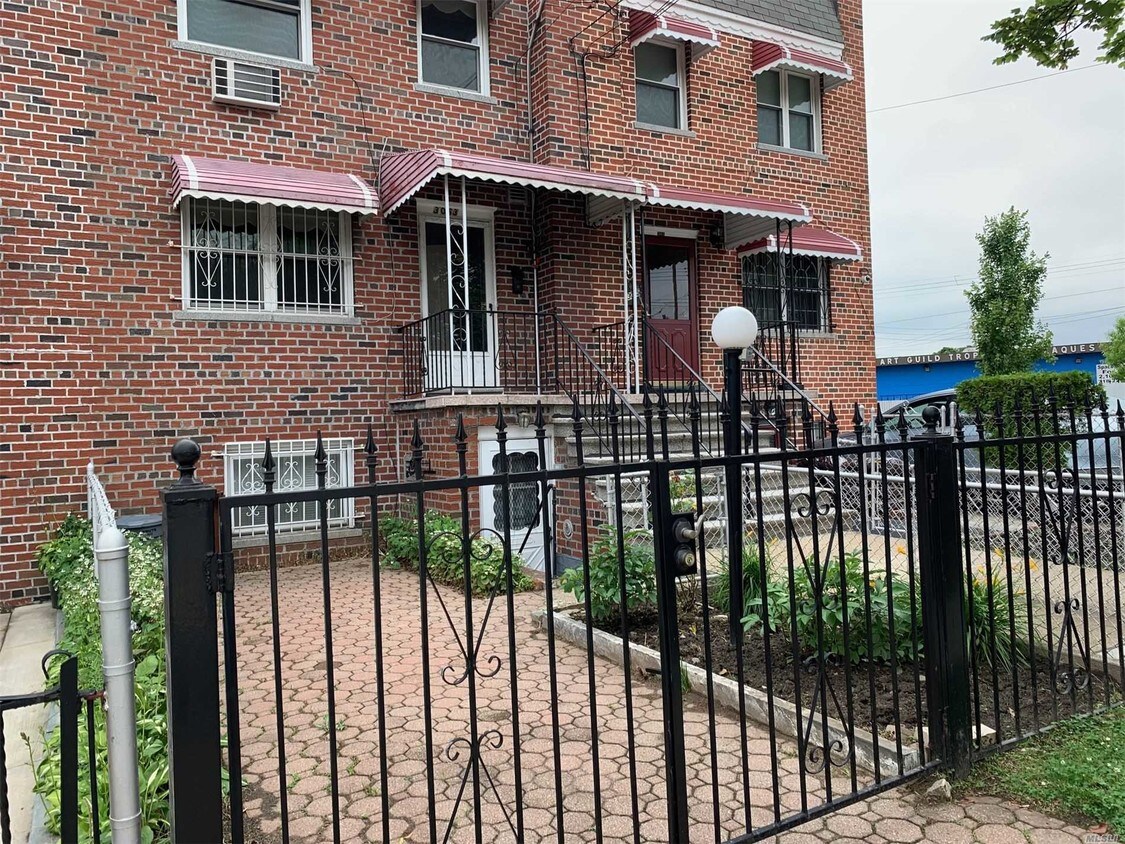 3063 Wilson Ave, The Bronx, NY 10469 House Rental in The Bronx, NY
