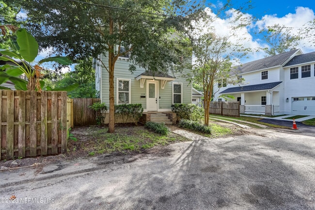 Foto del edificio - 1228 Willow Ct