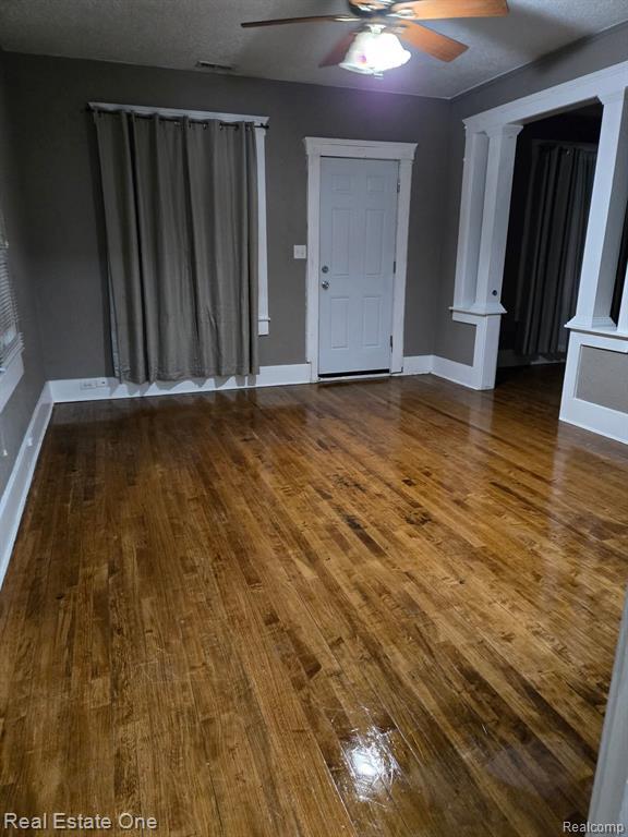 Foto del edificio - 1144 Elm St