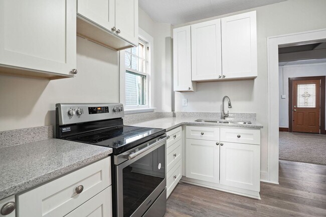 Foto del edificio - 3 BED 2 FULL BATH W/ OFFICE - AVAILABLE NOW