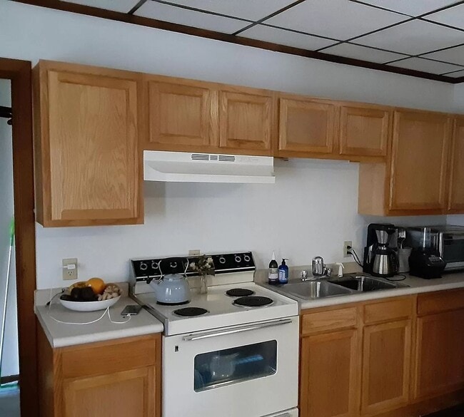 Building Photo - 43 E Willow St