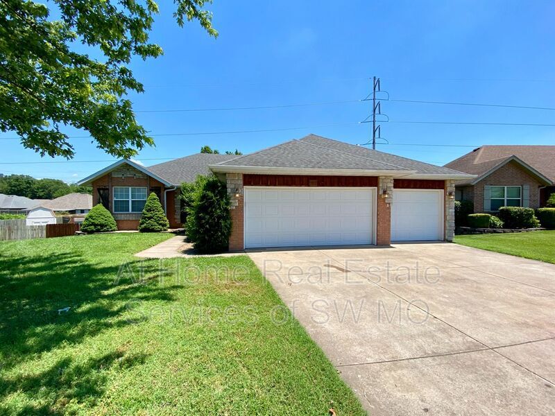 Foto principal - 3551 E. Woodside
