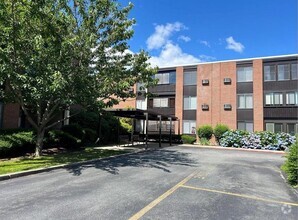 Building Photo - 401 Bellevue Ave