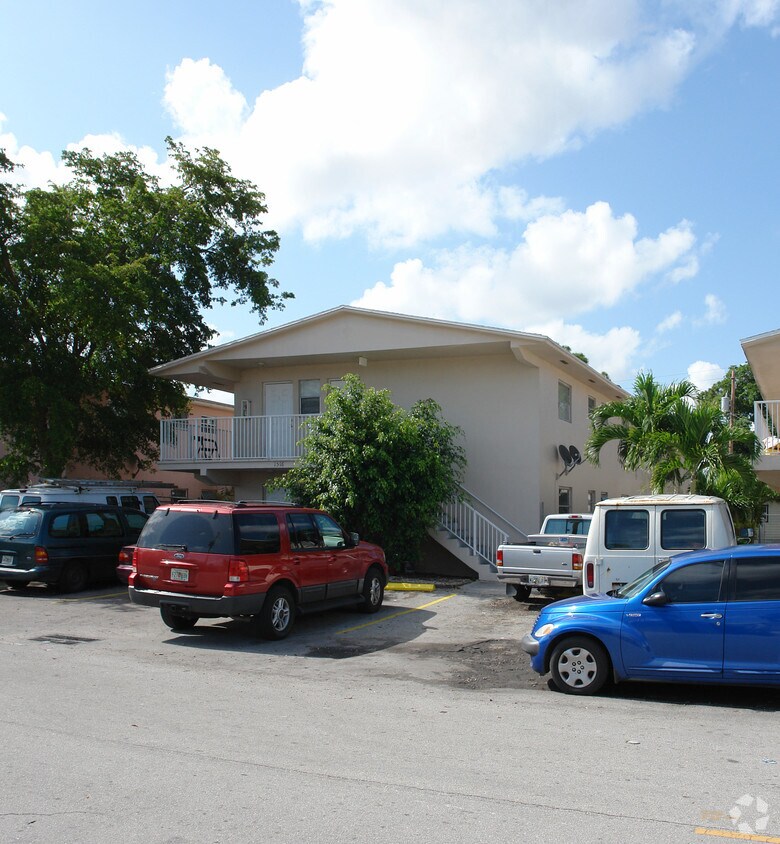 Building Photo - 1516 SW 5th Pl