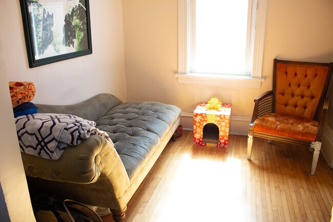 Building Photo - 2019 27th Ave S