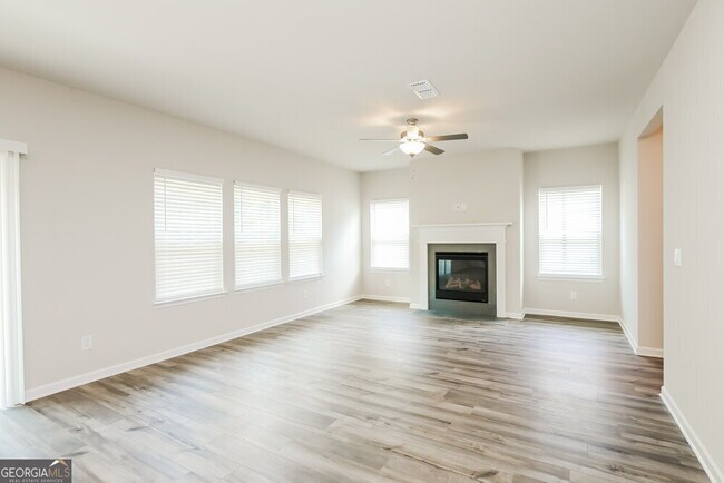 Building Photo - 137 Longleaf St