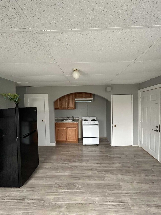 Building Photo - 50 Noxon St