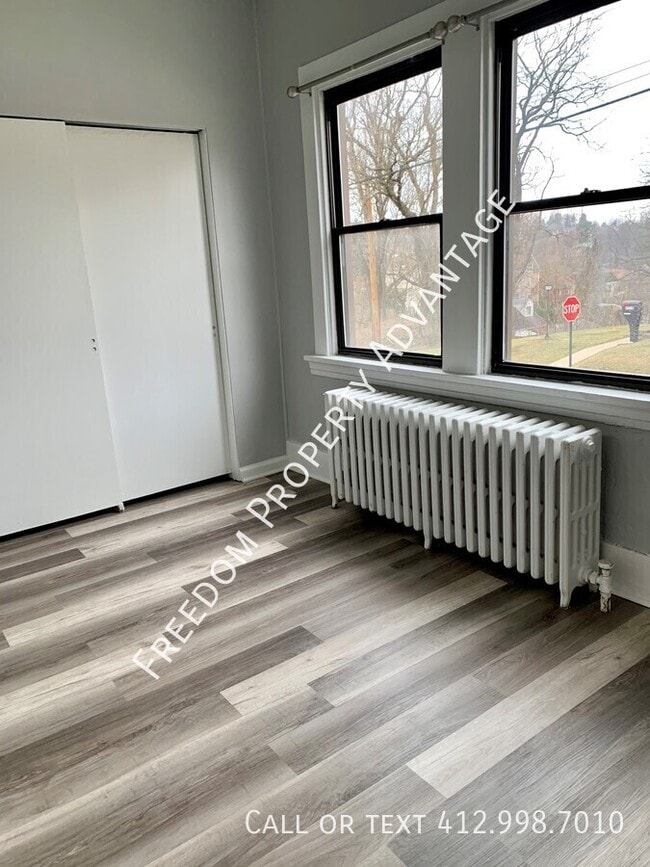 Building Photo - 122 Munsey Ave
