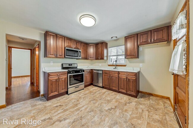 Foto del edificio - 3 br, 1 bath House - 1320 Main Street