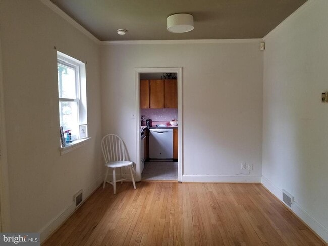 Foto del edificio - 1243 N Vermont St
