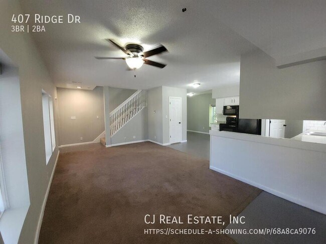 Building Photo - 407 S Ridge Dr