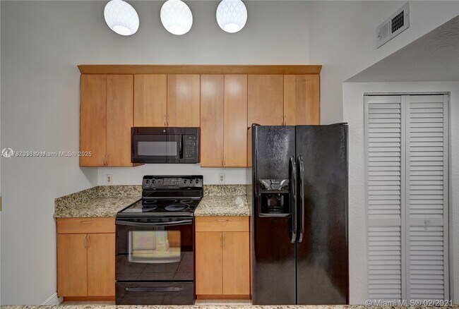 Foto del edificio - 2850 N Oakland Forest Dr