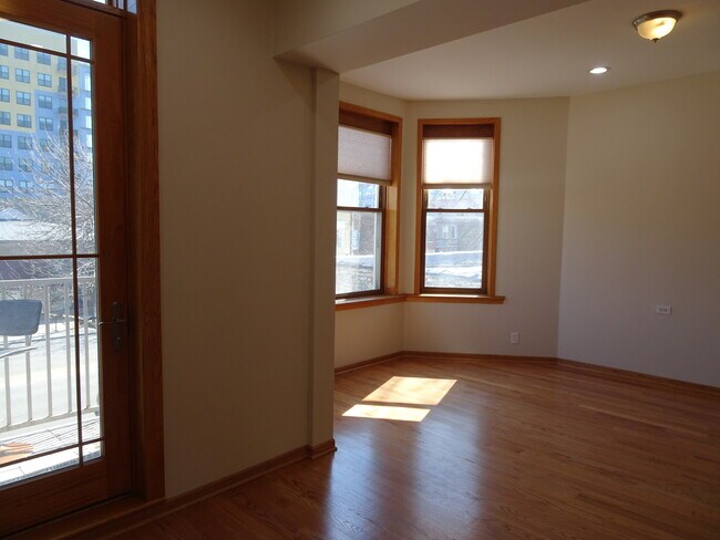 Building Photo - 5532 N Broadway