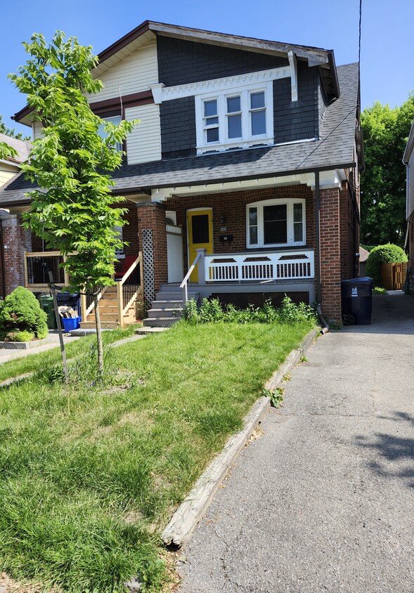 Photo principale - 185 Westwood Av