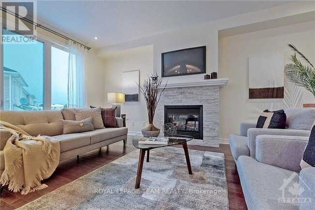 Photo du bâtiment - 3375 Woodroffe Ave