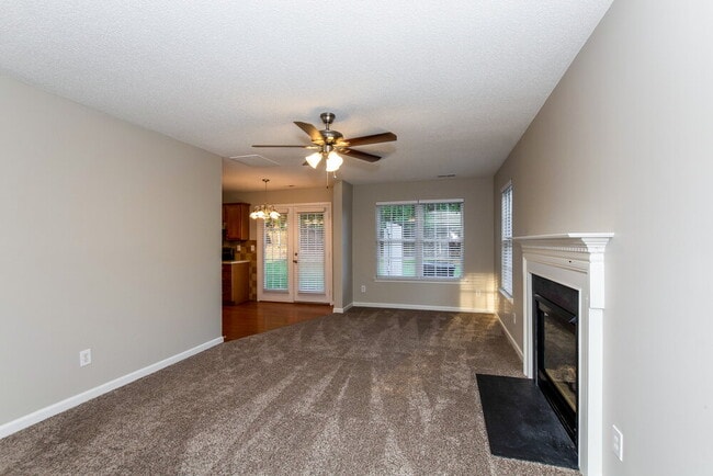 Foto del edificio - 15148 Leslie Brooke Rd