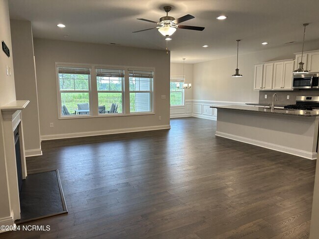 Building Photo - 210 Kinsale Cir