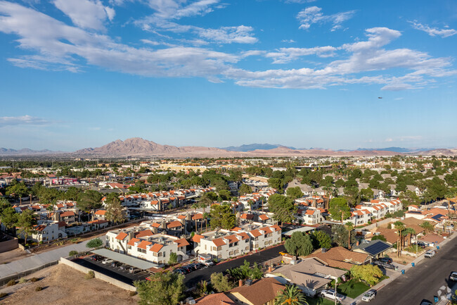 Building Photo - Newport Cove Vista Apartment