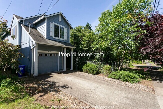 Foto del edificio - Adorable Three Bedroom Home In SE Portland - With A Spacious Backyard!