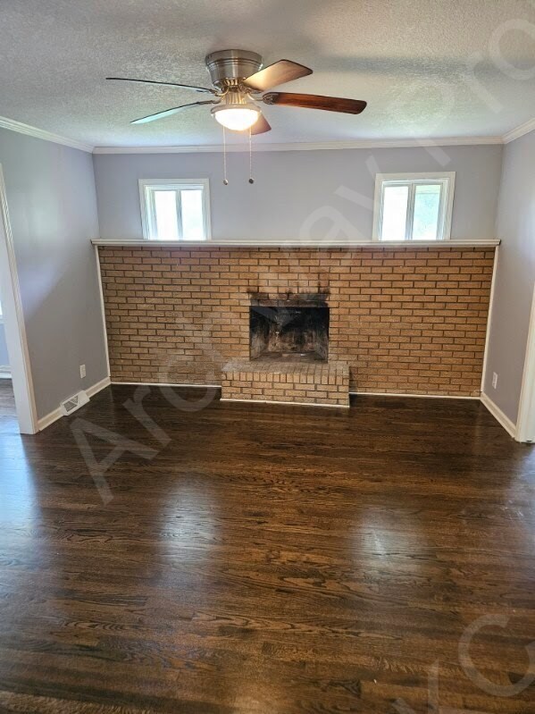 Building Photo - 7508 Maple Ave