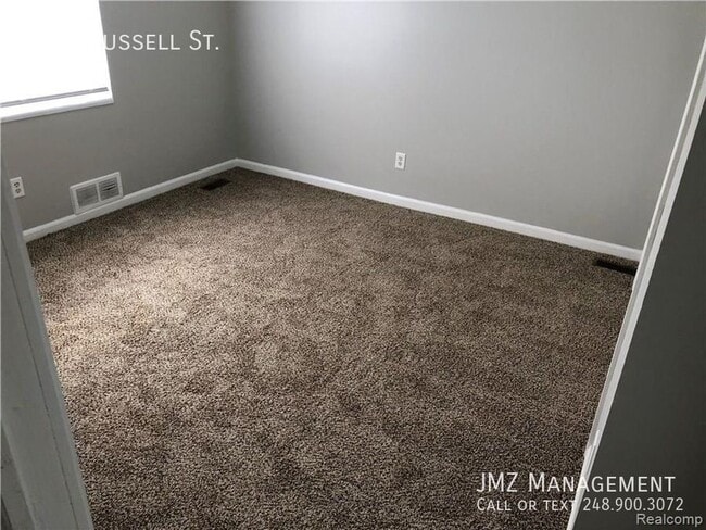 Building Photo - 1857 Russell Ave