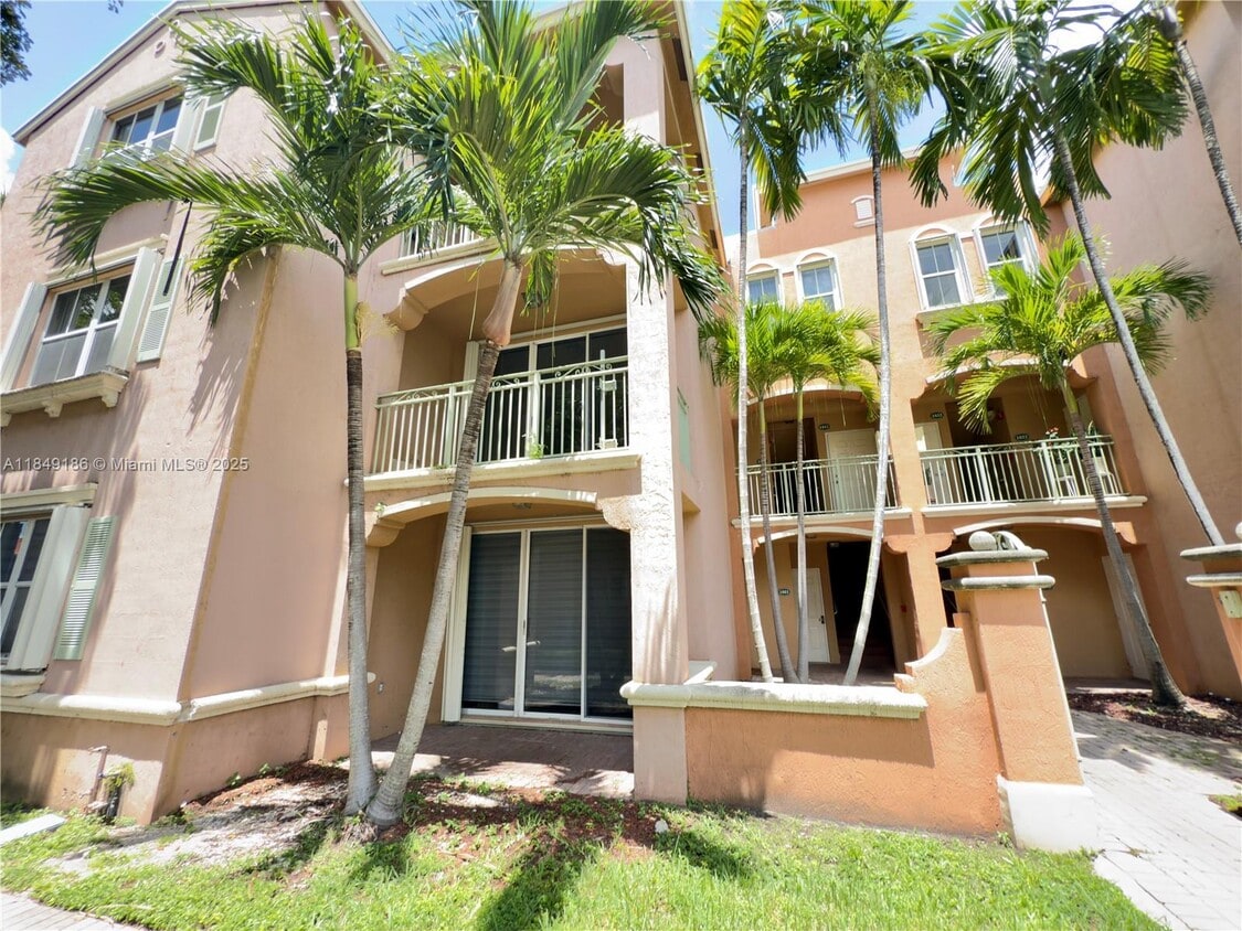 Primary Photo - 6520 NW 114th Ave