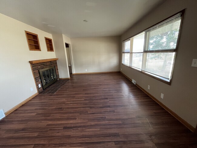 Foto del edificio - 4018 Redick Ave