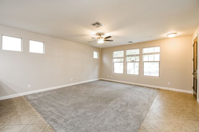 Building Photo - 3316 E Orchid Ln