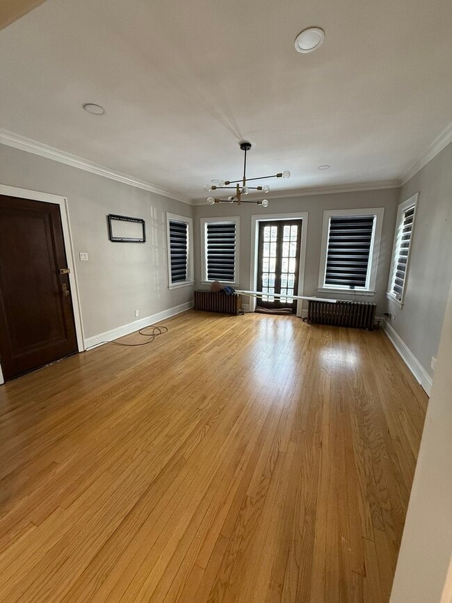 Foto del edificio - 2230 N Mulligan Ave