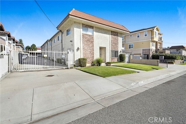 Building Photo - 8903 Glendon Wy