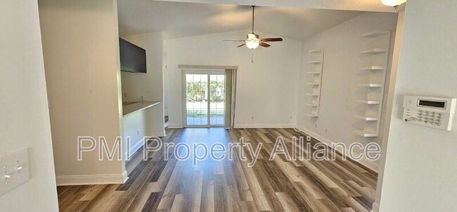 Photo - 541 Moccasin Ct House