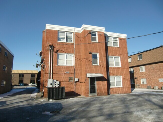 Building Photo - 10721 Keating Ave