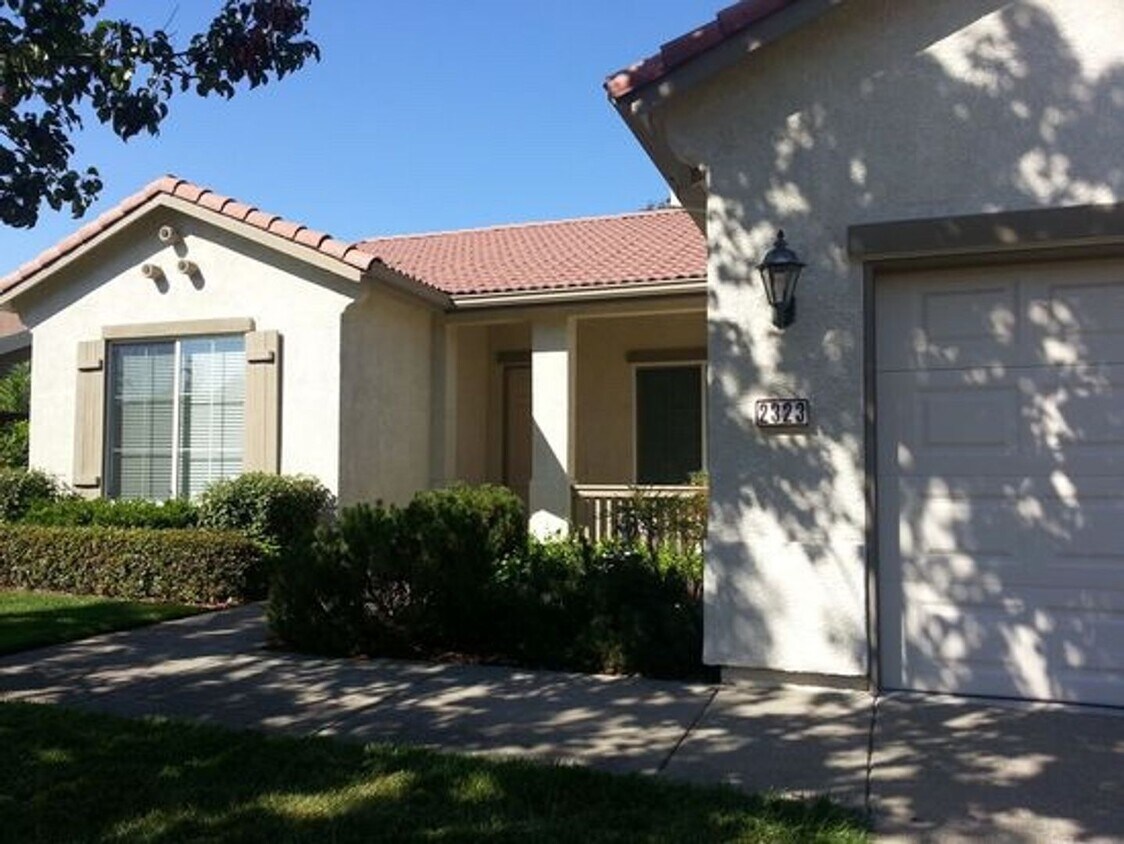 Foto principal - Adult 55+ Lovely Home in Springfield @ Whitney Oaks with a View