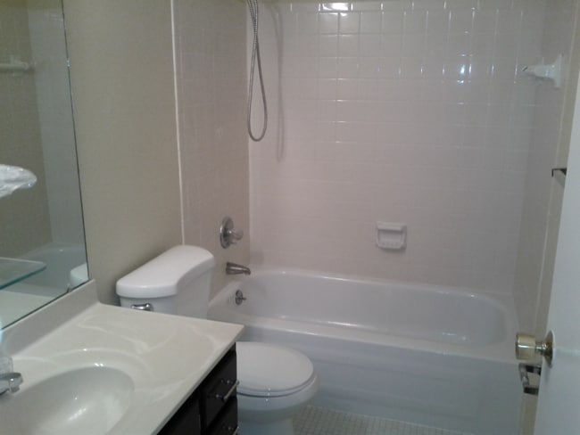 Building Photo - 3219 Pebblebrook Ln