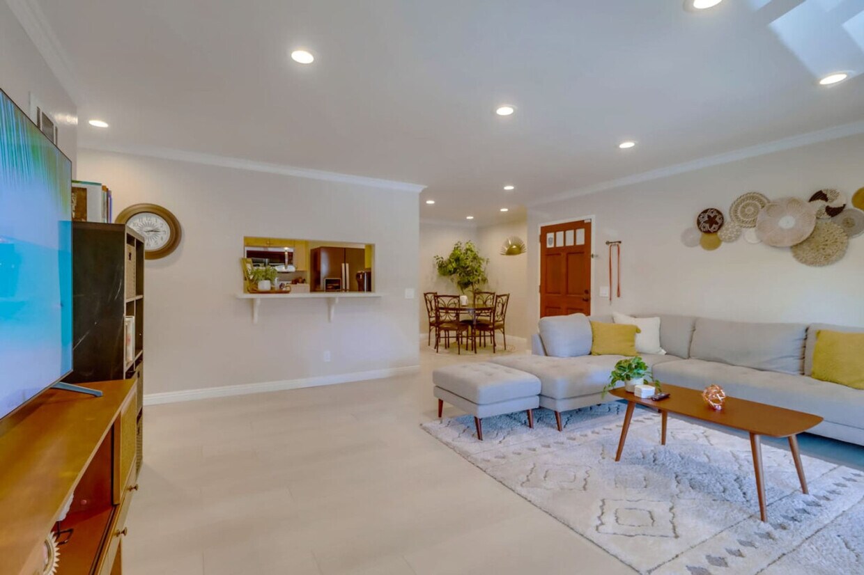 Foto principal - 524 Telegraph Canyon Rd