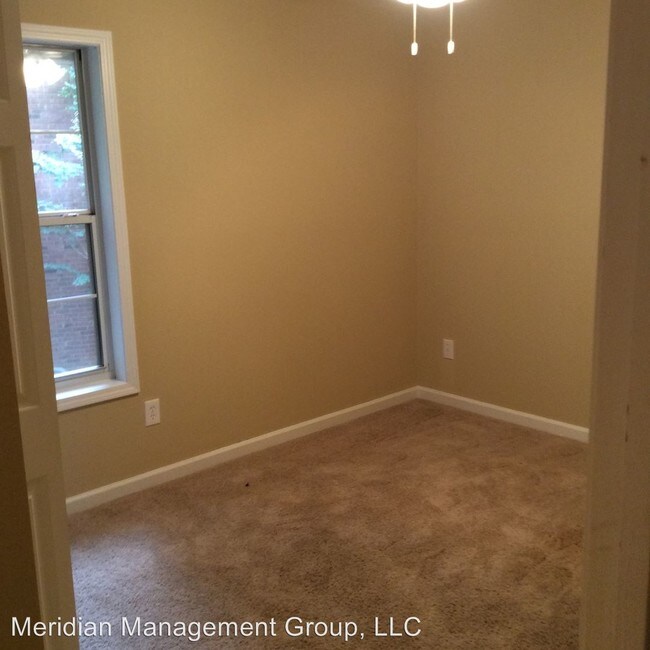 Foto del edificio - 4 br, 3 bath House - 214 Oakwood Circle