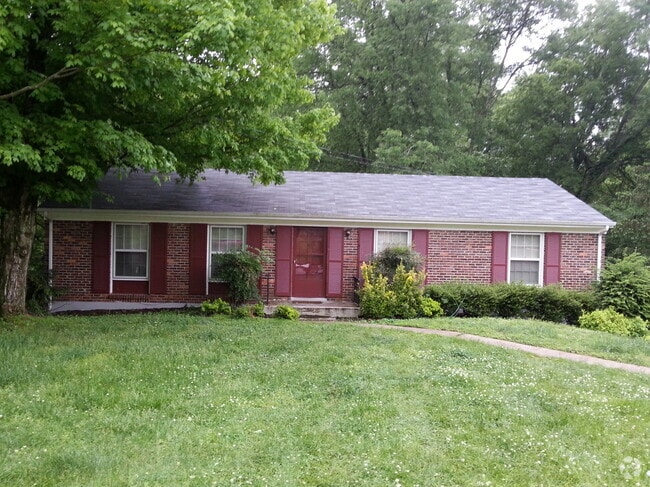 Building Photo - 307 Lynn Dr