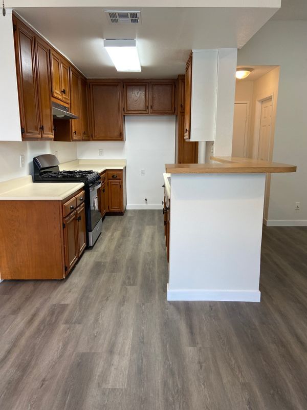 Building Photo - 14520 Plummer St