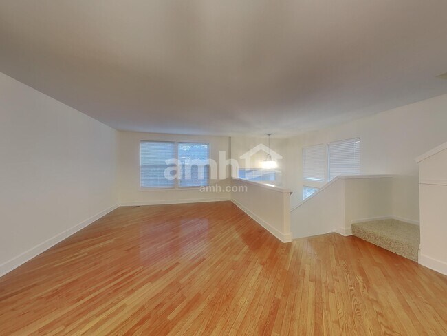 Foto del edificio - 2449 Emily Ln