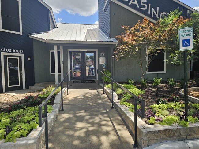 Foto del edificio - 3737 Timberglen Rd