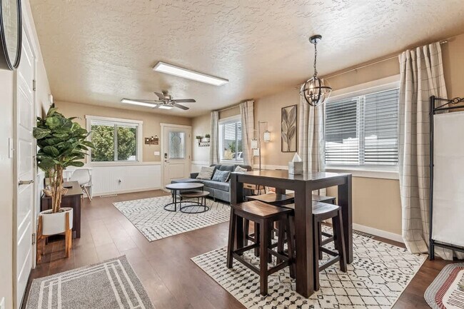 Foto del edificio - 2106 Ison Ct