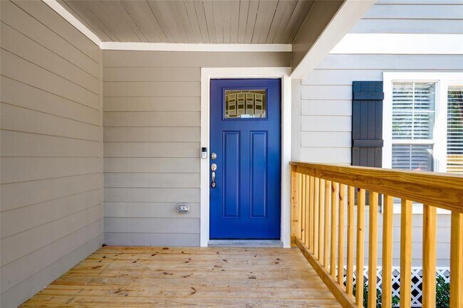 Building Photo - 2815 Gano St