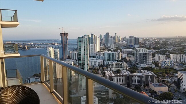 Foto del edificio - 501 NE 31st St