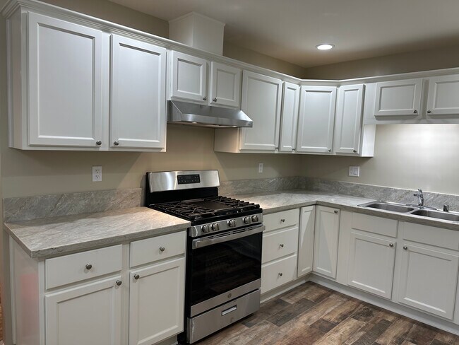 Cocina a gas - 427 W Gladstone St