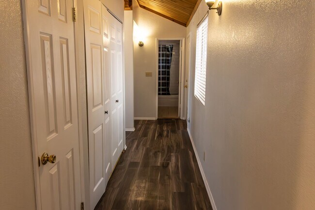 Foto del edificio - Cozy Home for Rent in Big Bear City