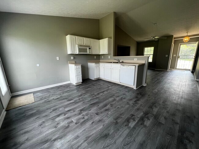 Foto del edificio - 6526 Hunters Creek Blvd