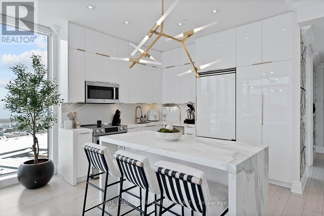 Building Photo - 51 E Liberty St