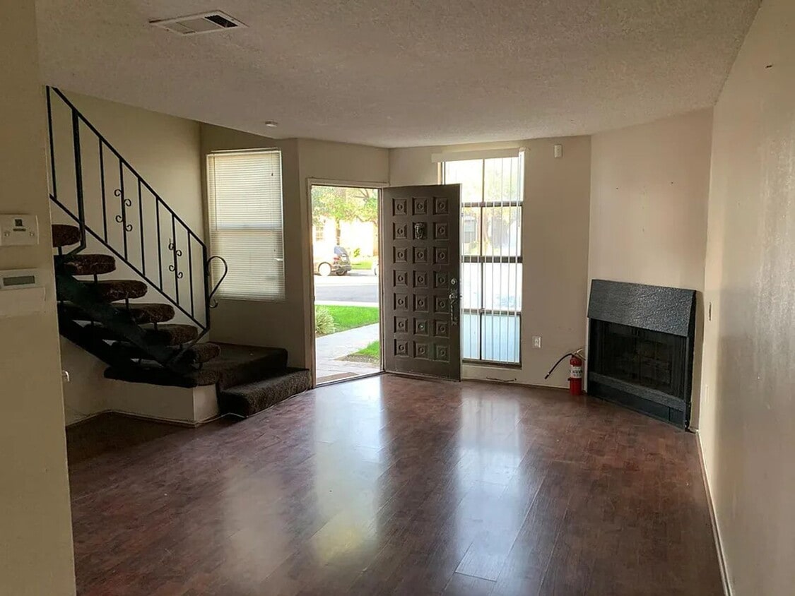 Affordable Condo Centrally Located in Riverside - Affordable Condo Centrally Located in Riverside