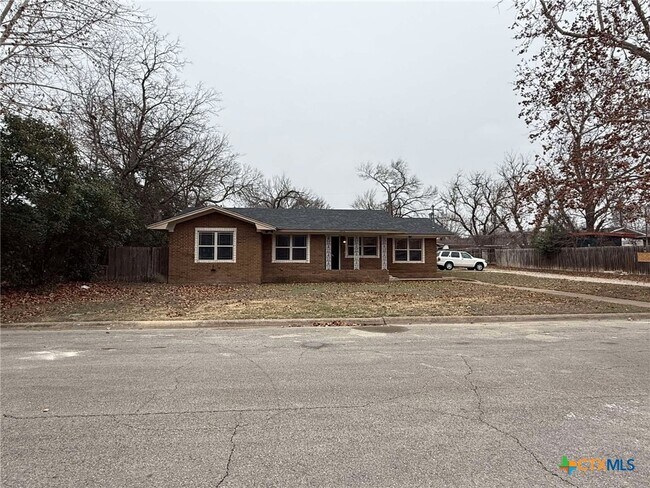 Building Photo - 502 Odom Dr