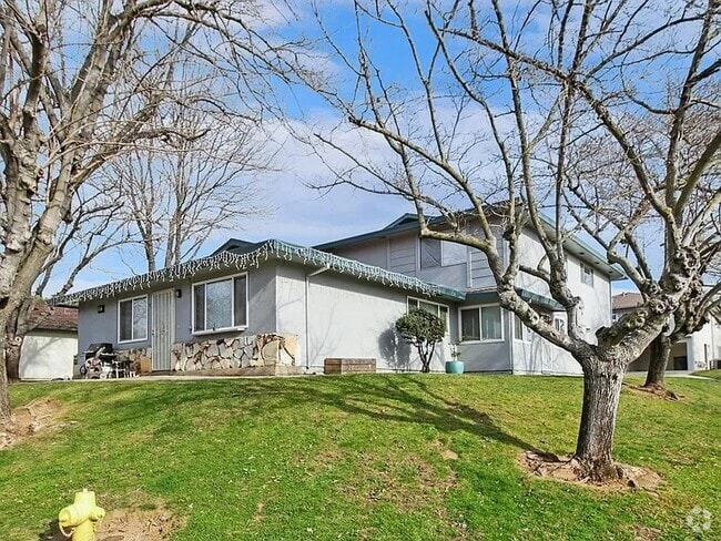 Building Photo - 287 Sharp Cir